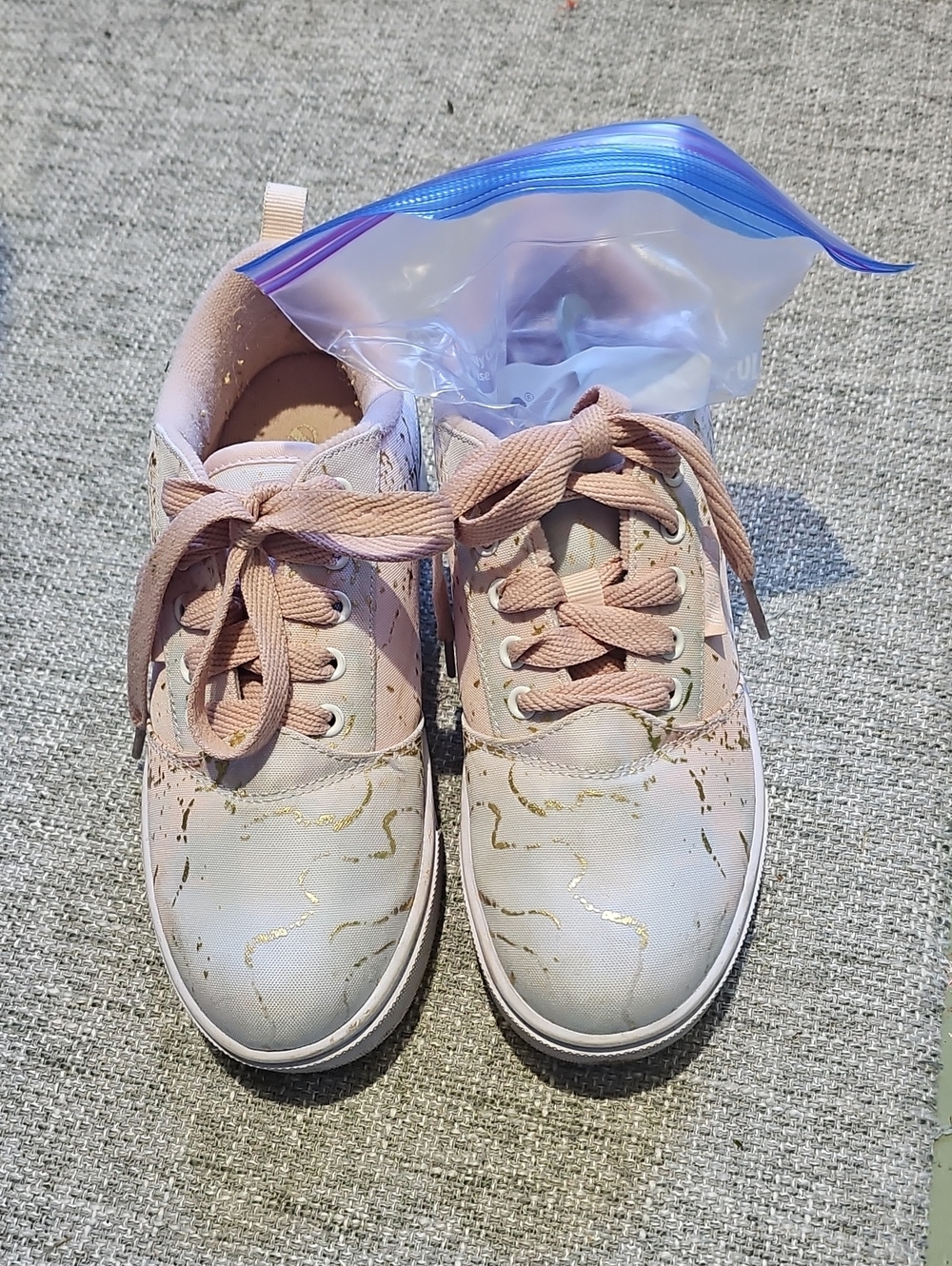 Heelys Pink and Gold Accent Kids' Sneakers
